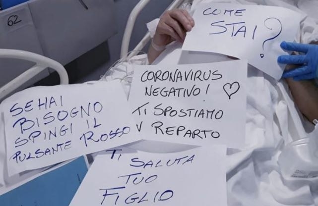 LA DOLCEZZA DEGLI INFERMIERI CHE COMUNICANO CON I PAZIENTI ANZIANI NON UDENTI