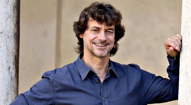 Coronavirus, il discorso di Alberto Angela agli italiani: «State salvando delle vite»
