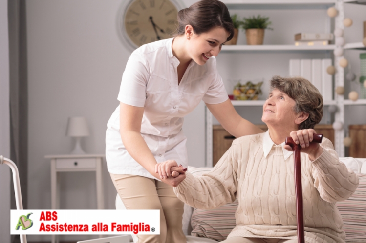La badante di condominio: la soluzione perfetta per tutte le famiglie